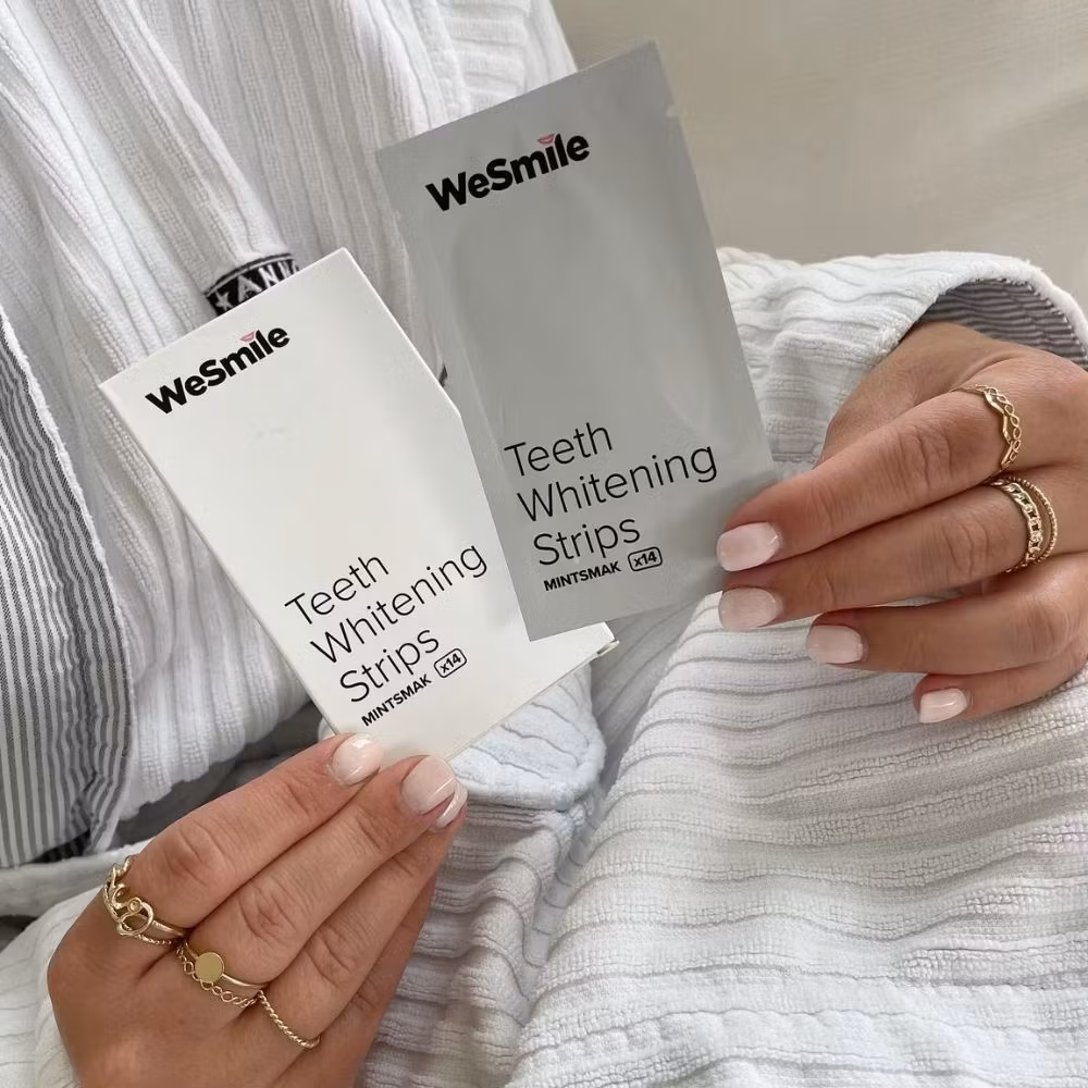 Strip sachets in hand